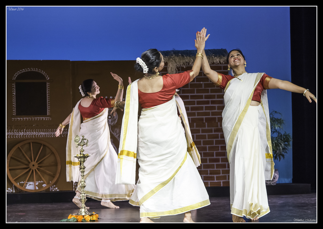 Backstage dance moment photo 13